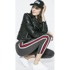 Answear - Spodnie Sporty Fusion. Szare rurki damskie ANSWEAR, z elastanu, z podwyższonym stanem. Za 99,90 zł.
