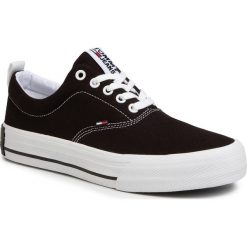 Tenisówki TOMMY JEANS - Classic Low Tommy Jeans Sneaker EM0EM00405 Black BDS. Czarne półbuty męskie Tommy Jeans, na co dzień, bez wzorów, z jeansu, eleganckie, bez zapięcia. Za 299,00 zł.