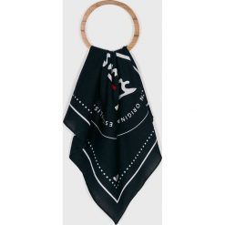 Tommy Jeans - Apaszka. Niebieskie szaliki damskie Tommy Jeans, bez wzorów, z bawełny. W wyprzedaży za 79,90 zł.