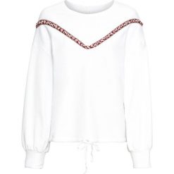 Bluza z bordiurą bonprix biały. Białe bluzy damskie bonprix, bez wzorów, bez rękawów, bez kaptura. Za 44,99 zł.