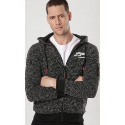 Czarna Bluza Kahlirane. Czarne bluzy męskie Born2be, xl, bez wzorów, bez kołnierzyka, bez rękawów, bez kaptura. Za 69,99 zł.