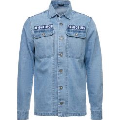 Denham NOTION Kurtka jeansowa washed indigo. Niebieskie kurtki męskie marki Denham, xxl, bez wzorów, z bawełny, bez kaptura. Za 759,00 zł.
