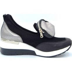 Sneakersy z saszetką skórzane czarne Aga. Czarne buty sportowe damskie Aga, bez wzorów, ze skóry, sportowe, bez dodatków. W wyprzedaży za 309,00 zł.