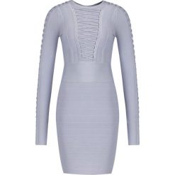 Sukienka dzianinowa Marciano Guess 94G734 5036Z. Czarne sukienki damskie MARCIANO GUESS, m, z aplikacjami, z elastanu, bez kołnierzyka, bez rękawów. W wyprzedaży za 509,00 zł.