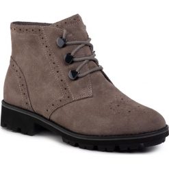 Trapery CAPRICE - 9-9-25222-23 Grey Suede 238. Szare trapery damskie Caprice, ze skóry, bez obcasa, bez zapięcia. W wyprzedaży za 259,00 zł.