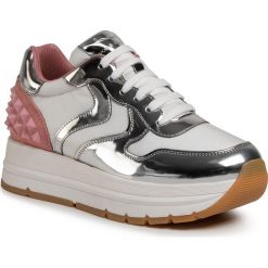 Sneakersy VOILE BLANCHE - Maran Studs 0012014815.04.1Q19 Argento/Biaco/Rosa. Szare półbuty damskie Voile Blanche, na co dzień, z aplikacjami, z zamszu, bez obcasa, na koturnie, bez zapięcia. Za 879,00 zł.