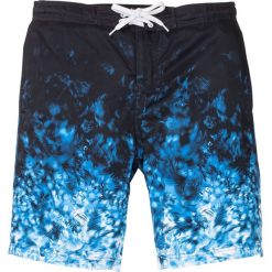 Bermudy plażowe z nadrukiem bonprix czarno-niebiesko-biały. Czarne spodenki i szorty męskie bonprix, na plażę, xl, z nadrukiem. Za 64,99 zł.