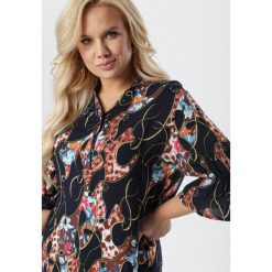 Granatowa Bluzka Clylina. Niebieskie bluzki damskie Born2be, xl, bez wzorów, z falbankami, bez rękawów. Za 59,99 zł.