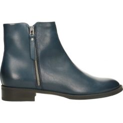 Botki NEVIA. Niebieskie botki damskie Gino Rossi, ze skóry, eleganckie, bez obcasa, bez zapięcia. Za 249,90 zł.