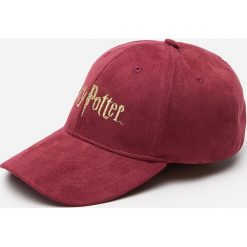 Czapka z daszkiem Harry Potter - Bordowy. Czerwone czapki damskie House, bez wzorów. Za 39,99 zł.