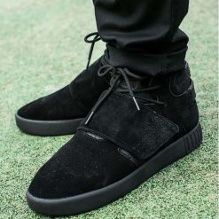 Buty adidas Tubular Invader Strap "Core Black" (BY3632). Czarne halówki męskie marki Adidas, z materiału, adidas tubular. Za 254,99 zł.