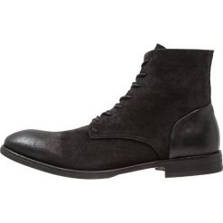 Buty zimowe męskie: H by Hudson YOAKLEY Botki sznurowane black