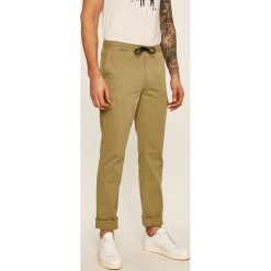 Tommy Hilfiger - Spodnie. Spodnie męskie TOMMY HILFIGER, na co dzień, bez wzorów, z elastanu. W wyprzedaży za 299,90 zł.