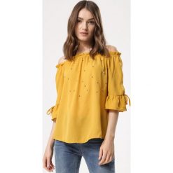 Żółta Bluzka Watch Out. Żółte bluzki damskie Born2be, xl, bez wzorów, z okrągłym kołnierzem, z krótkim rękawem. Za 59,99 zł.
