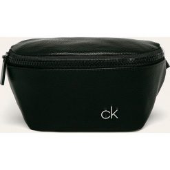 Calvin Klein - Nerka. Czarne torby męskie skórzane Calvin Klein, w paski, ze skóry ekologicznej, casualowe, małe. Za 269,90 zł.