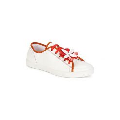 Buty André GUIMAUVE. Czerwone trampki i tenisówki damskie Andre, bez wzorów, bez zapięcia. Za 207,20 zł.
