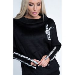 Bluzy damskie: Bluza z napisami czarna 6576