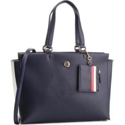 Torebka TOMMY HILFIGER - Effortless Safiano Ew Tote AW0AW06375 901. Niebieskie torebki klasyczne damskie TOMMY HILFIGER, bez wzorów, ze skóry ekologicznej, klasyczne, bez dodatków. W wyprzedaży za 419,00 zł.