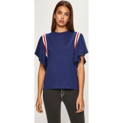 Lee - T-shirt. Niebieskie bluzki damskie Lee, s, z aplikacjami, z bawełny, z okrągłym kołnierzem. W wyprzedaży za 99,90 zł.