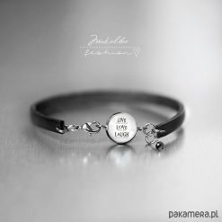 Prezent, Live, Love, Laugh bransoletka. Szare bransoletki damskie Pakamera, ze skóry, szklane. Za 62,00 zł.