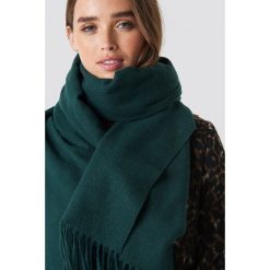 NA-KD Accessories Szalik z domieszką wełny - Green. Zielone szaliki damskie marki NA-KD Accessories, bez wzorów, z wełny. Za 141,95 zł.