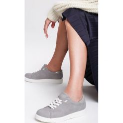 Szare Buty Sportowe Elastic Hands. Szare buty sportowe damskie Renee, z aplikacjami, z lakierowanej skóry, sportowe. Za 59,99 zł.