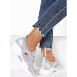 Szare Buty Sportowe Orimeni. Szare buty sportowe damskie Born2be, bez wzorów, sportowe. W wyprzedaży za 79,99 zł.