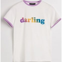 T-shirt Darling - Kremowy. Białe t-shirty damskie Reserved, l. Za 39,99 zł.