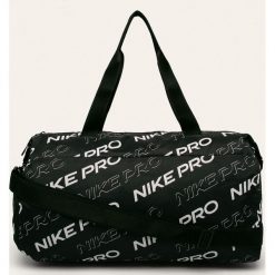 Nike - Torba. Czarne torebki damskie sportowe Nike, w paski, z poliesteru, sportowe, bez dodatków. Za 189,90 zł.