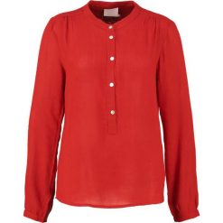 Bluzki asymetryczne: Kaffe KARLA AMBER Bluzka haute red