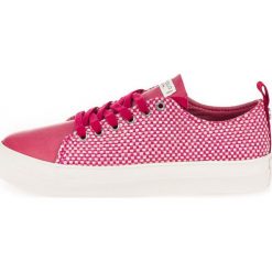 U.S. POLO ASSN. tenisówki damskie Queen Vichy 38 różowe. Różowe trampki i tenisówki damskie U.S. Polo Assn., bez wzorów, bez zapięcia. W wyprzedaży za 199,00 zł.