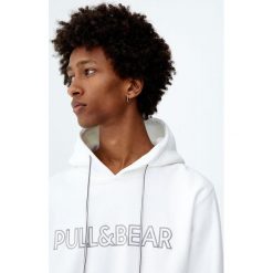Bluza z kapturem i logo Pull&Bear. Brązowe bluzy męskie Pull&Bear, m, bez wzorów, z kapturem, bez rękawów, z kapturem. Za 89,90 zł.
