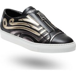 Czarne sneakersy męskie Just Cavalli we wzór. Czarne sneakersy męskie Just Cavalli, na sznurówki. Za 724,50 zł.