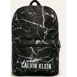 Calvin Klein Performance - Plecak. Białe plecaki damskie Calvin Klein Performance, bez wzorów, z poliesteru. Za 269,90 zł.