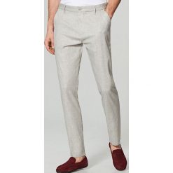 Chinosy męskie: Eleganckie spodnie chino slim fit – Jasny szar