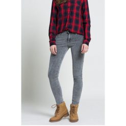 Wrangler - Spodnie Marbled Stone. Szare spodnie damskie Wrangler, z elastanu, casualowe. W wyprzedaży za 89,90 zł.