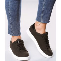 Czarne Buty Sportowe Never Let Me Go. Czarne buty sportowe damskie Multu, bez wzorów, sportowe. Za 49,99 zł.