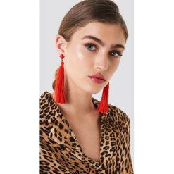 Kolczyki damskie: NA-KD Accessories Wiszące kolczyki z chwostami – Red