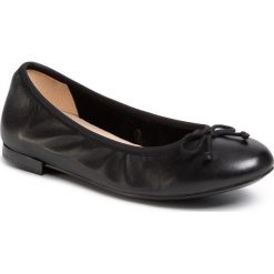 Baleriny CAPRICE - 9-22100-24 Black Softnap. 040. Czarne baleriny damskie Caprice, bez wzorów, ze skóry, bez obcasa. W wyprzedaży za 169,00 zł.