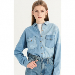 Jeansowa koszula w paski - Niebieski. Niebieskie koszule jeansowe damskie Sinsay, l, w paski. Za 79,99 zł.