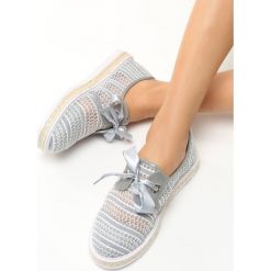 Szare Espadryle Americanos. Szare espadryle damskie Born2be, bez wzorów, ze skóry, na niskim obcasie, na platformie. Za 49,99 zł.