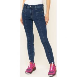Jeansy Slim Fit Calvin Klein Jeans J20J213154. Niebieskie jeansy damskie Calvin Klein Jeans. W wyprzedaży za 309,00 zł.