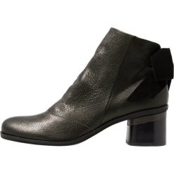Lilimill SOUL Ankle boot devil/testa di moro. Brązowe botki damskie na zamek lilimill, z materiału. Za 589,00 zł.