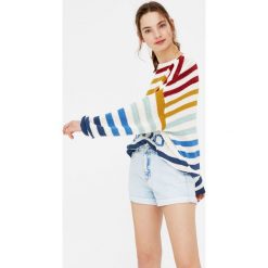 Jeansowe spodenki mom fit. Szare szorty damskie Pull&Bear, bez wzorów, z jeansu. Za 89,90 zł.