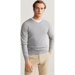 Mango Man - Sweter TENV. Szare swetry męskie Mango Man, m, bez wzorów, z bawełny, bez kołnierzyka, bez kaptura. W wyprzedaży za 69,90 zł.