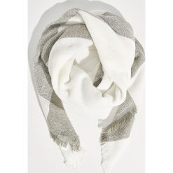 Szalik - Jasny szar. Szare szaliki damskie Sinsay. Za 24,99 zł.