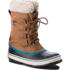 Śniegowce SOREL - Winter Carnival NL1495 Camel Brown/Marron Chameau 224. Pomarańczowe kozaki damskie marki Sorel, na zimę, ze skóry, bez zapięcia. W wyprzedaży za 339,00 zł.