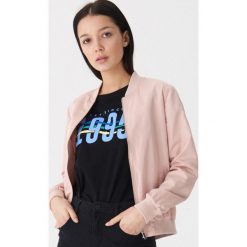 Kurtka bomber - Różowy. Różowe kurtki damskie House, s, bez wzorów, bez kaptura. Za 89,99 zł.