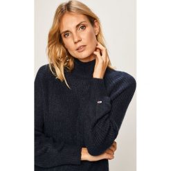 Tommy Jeans - Sweter. Białe swetry damskie Tommy Jeans, s, bez wzorów, z elastanu, bez rękawów, bez kaptura. W wyprzedaży za 299,90 zł.