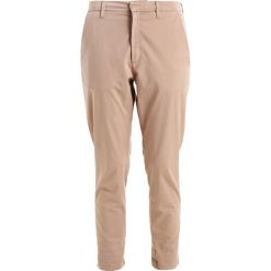 Chinosy damskie: Hope NEWS Chinosy khaki beige